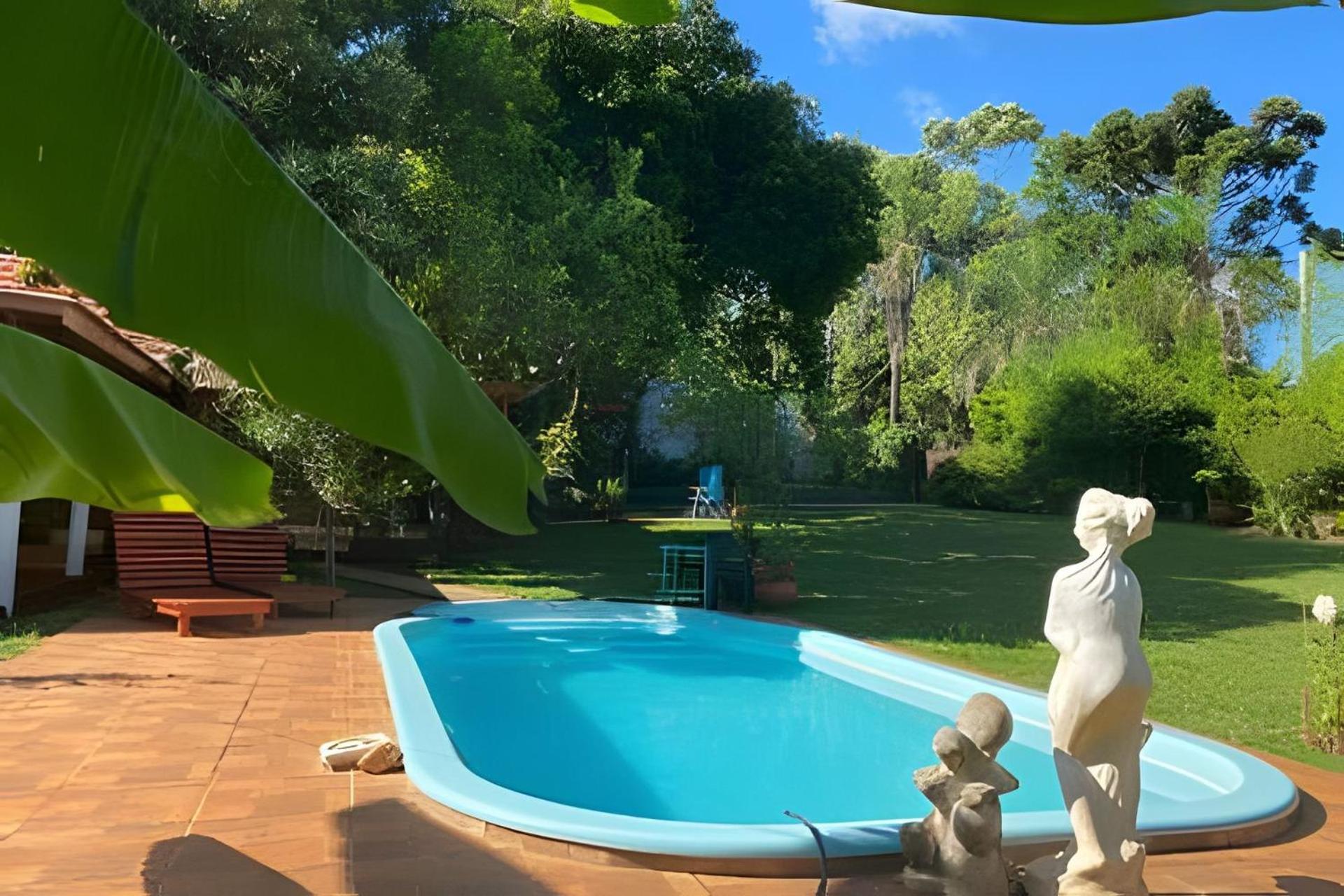 Cabanas Con Piscina En La Entrada De Obera Bagian luar foto
