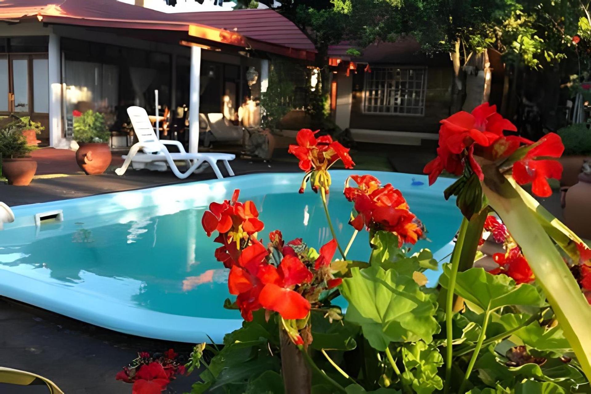 Cabanas Con Piscina En La Entrada De Obera Bagian luar foto