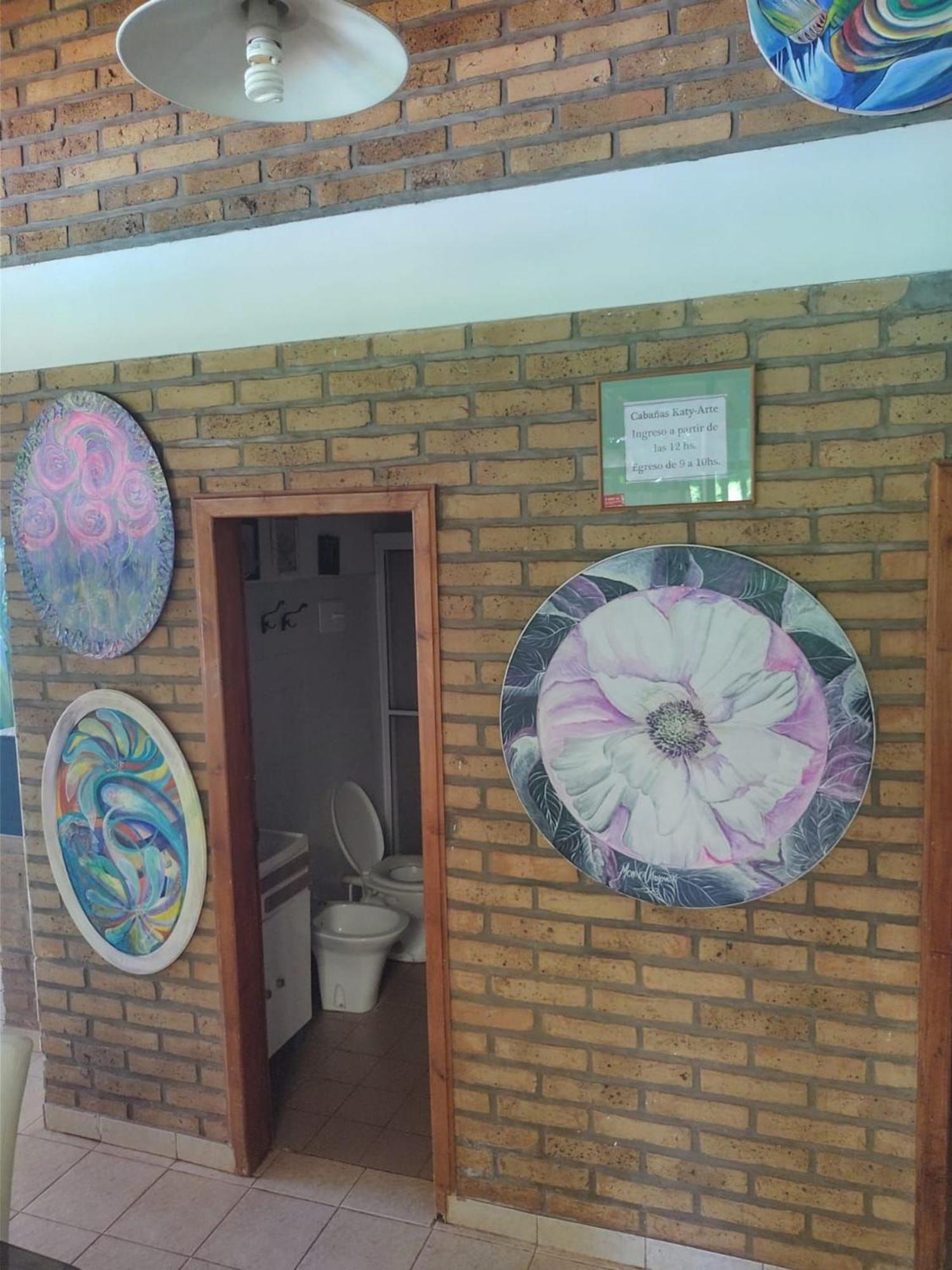 Cabanas Con Piscina En La Entrada De Obera Bagian luar foto